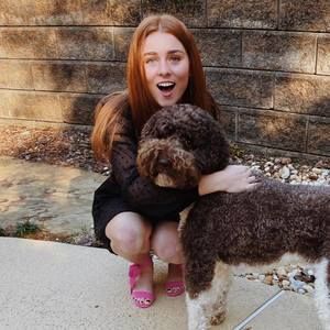 Meet your Posher, Caitlyn